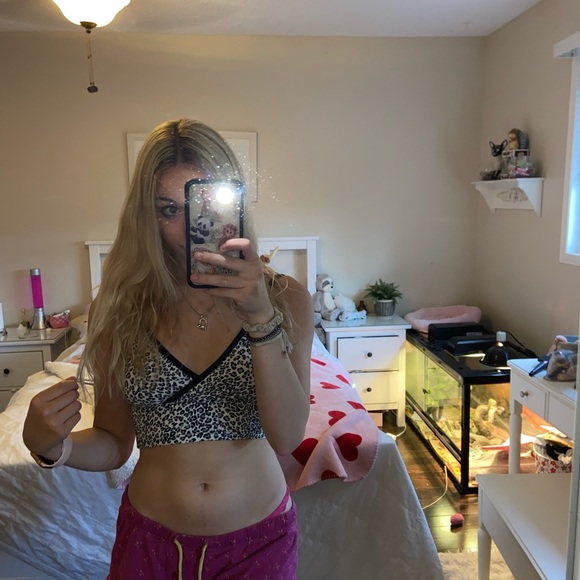 Brandy Melville Blue Leopard Amara Tank - Picture 3 of 4